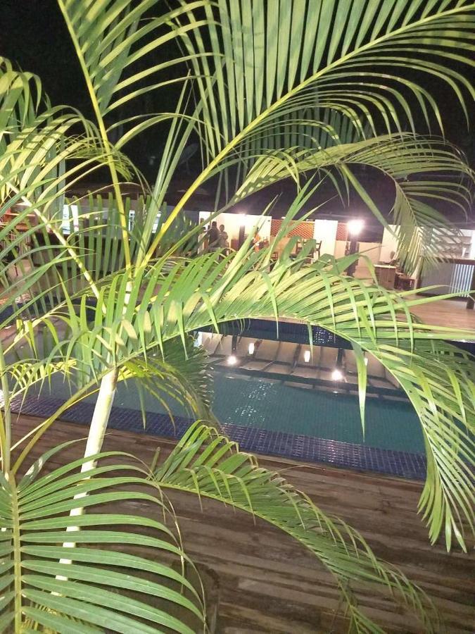 Oasis Palms Hotel Nadi Buitenkant foto
